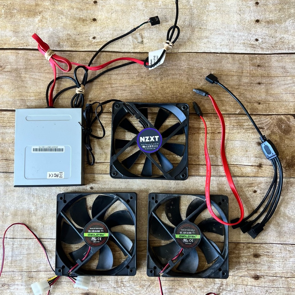 Rosewill Internal Card‎ Reader NZXT & Diablotek 120mm Case Fans PC Parts Lot